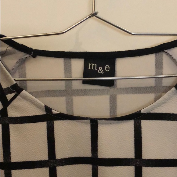 M&E Blouse - Picture 2 of 3